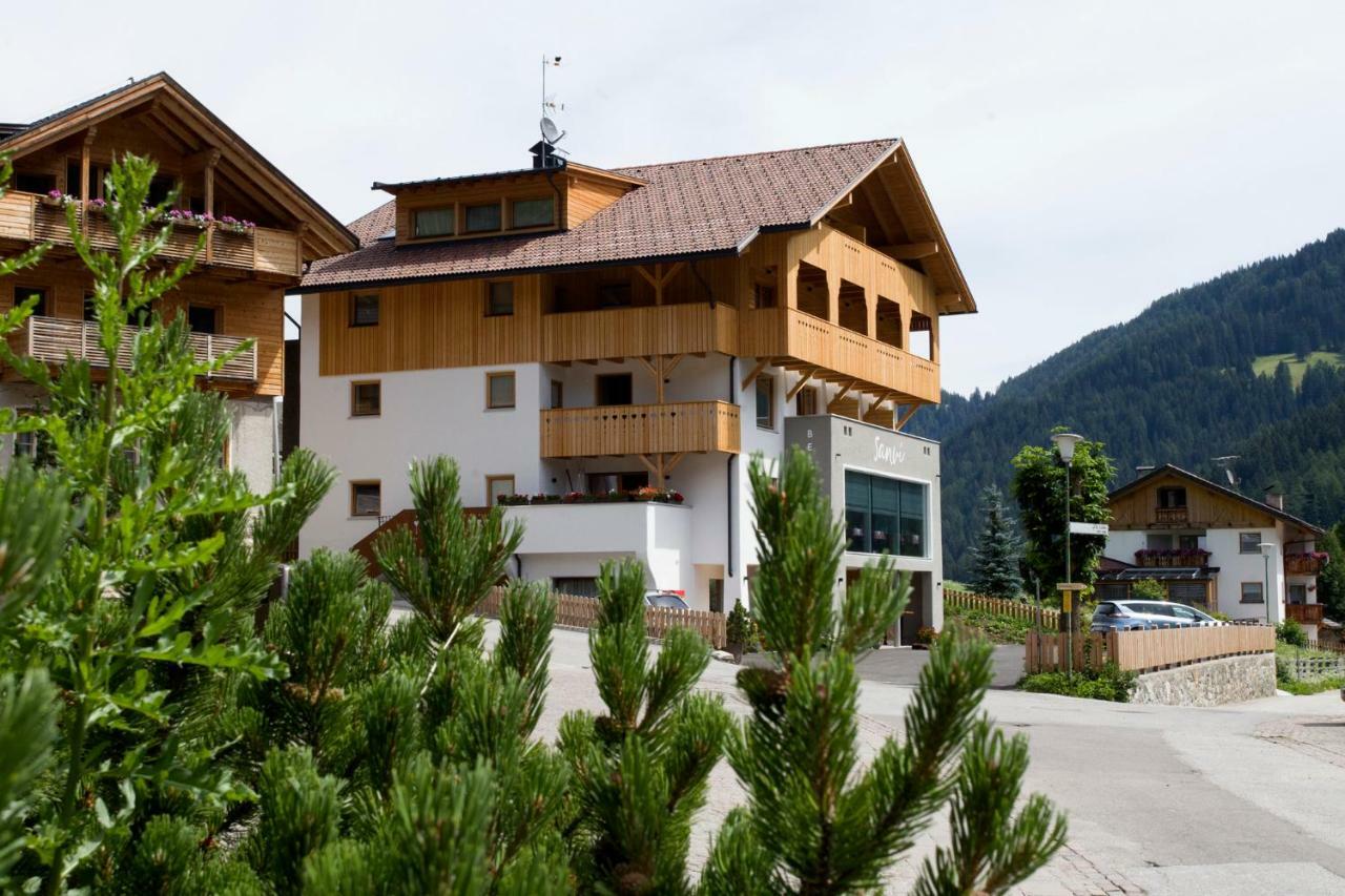 Berghotel Sanvi San Martino in Badia Esterno foto